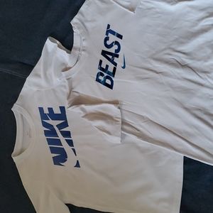 Bundle of Boys Nike white with bright blue design sz lg tees